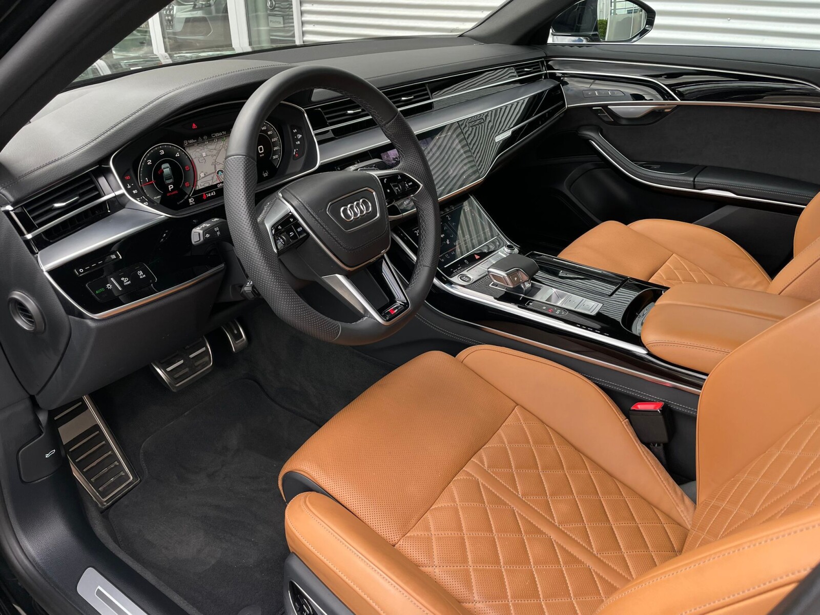Audi A8 - zdjęcie 21