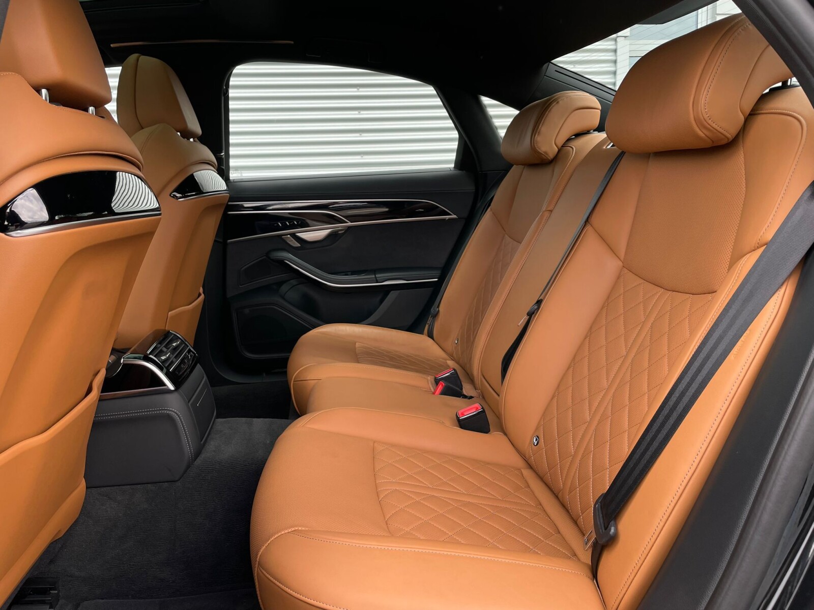 Audi A8 - zdjęcie 12