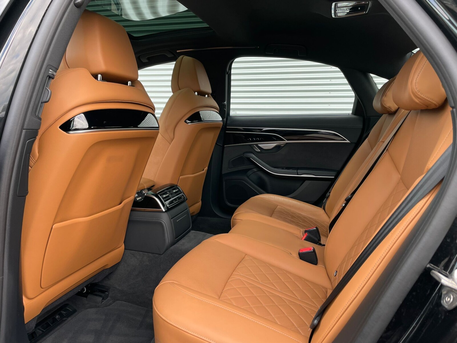 Audi A8 - zdjęcie 11