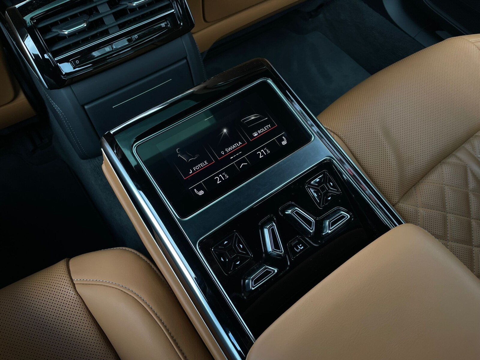 Audi A8 - zdjęcie 13