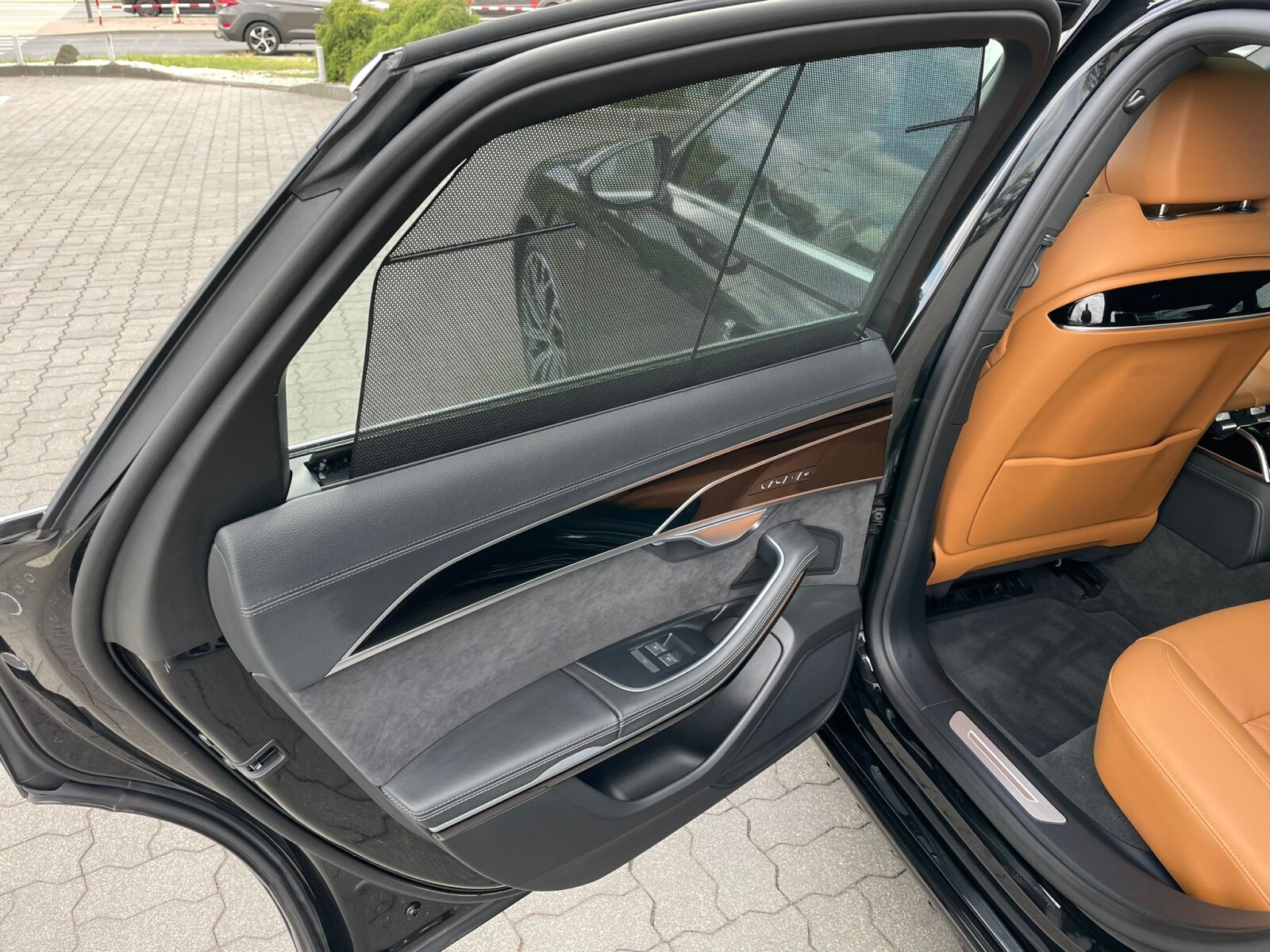 Audi A8 - zdjęcie 10