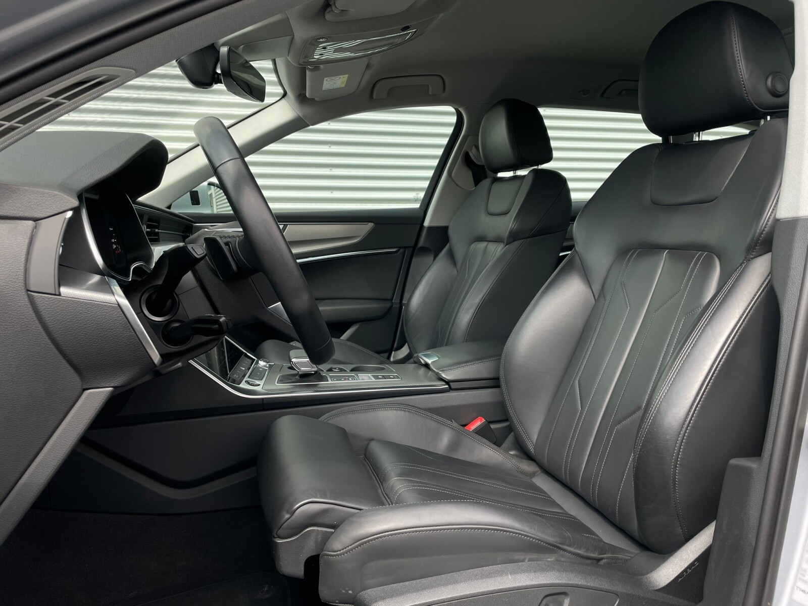 Audi A6 Avant - zdjęcie 23