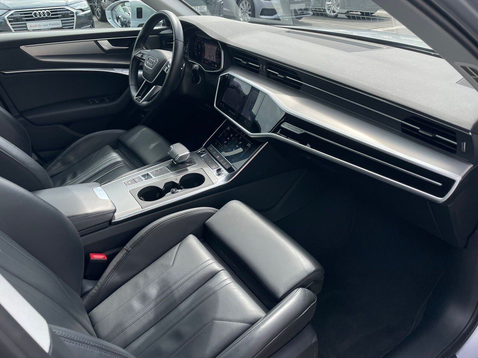 Audi A6 Avant - zdjęcie 24