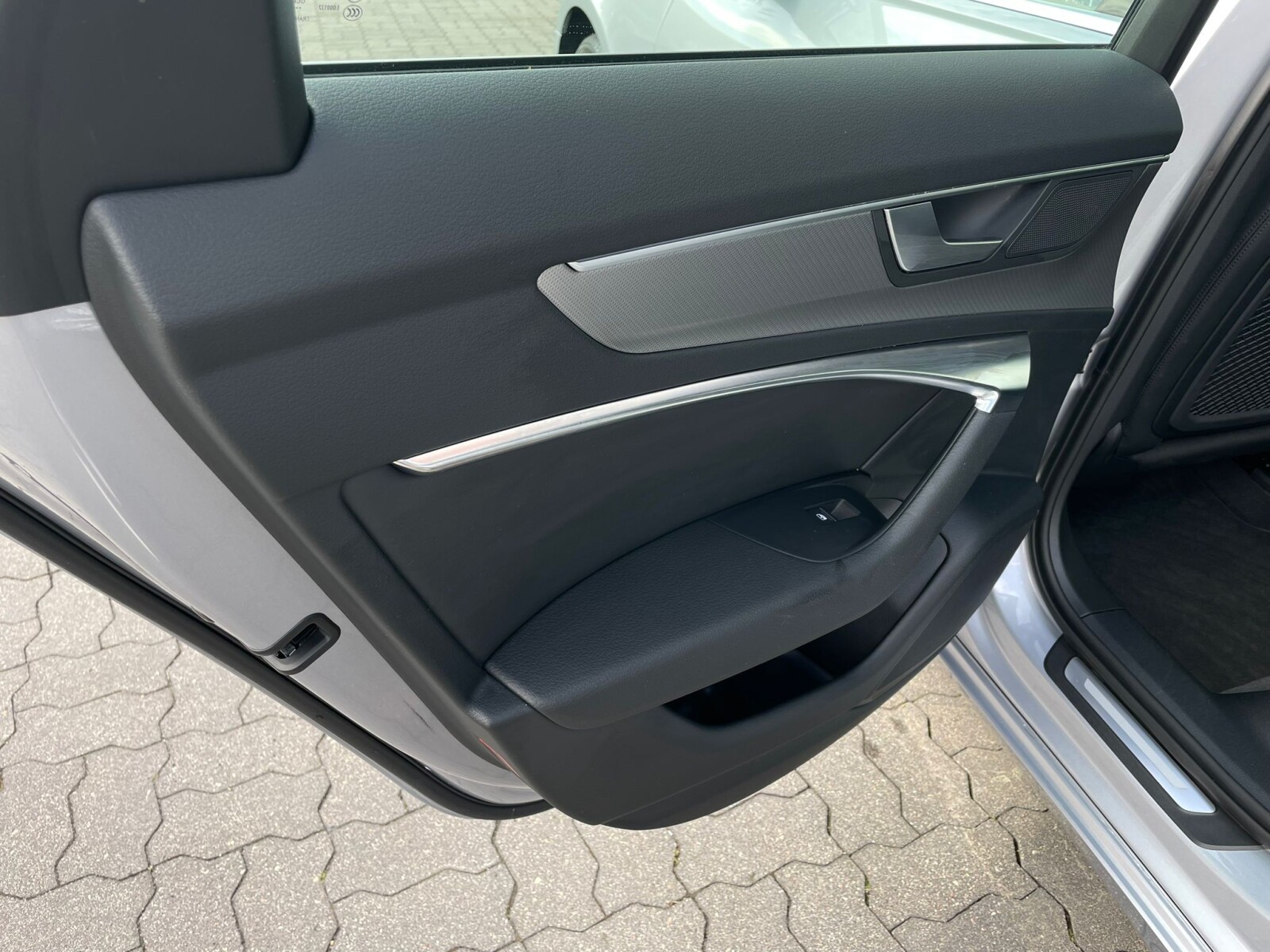 Audi A6 Avant - zdjęcie 11