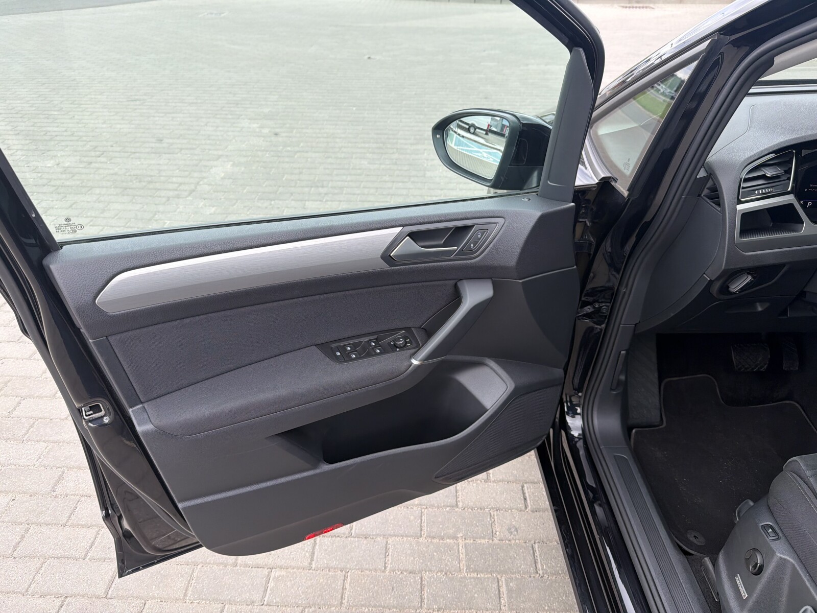 Volkswagen Touran - zdjęcie 10