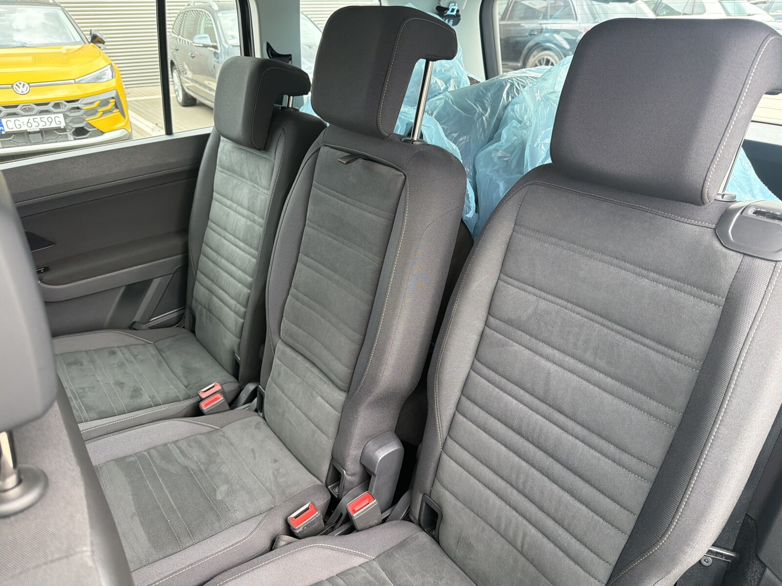 Volkswagen Touran - zdjęcie 16