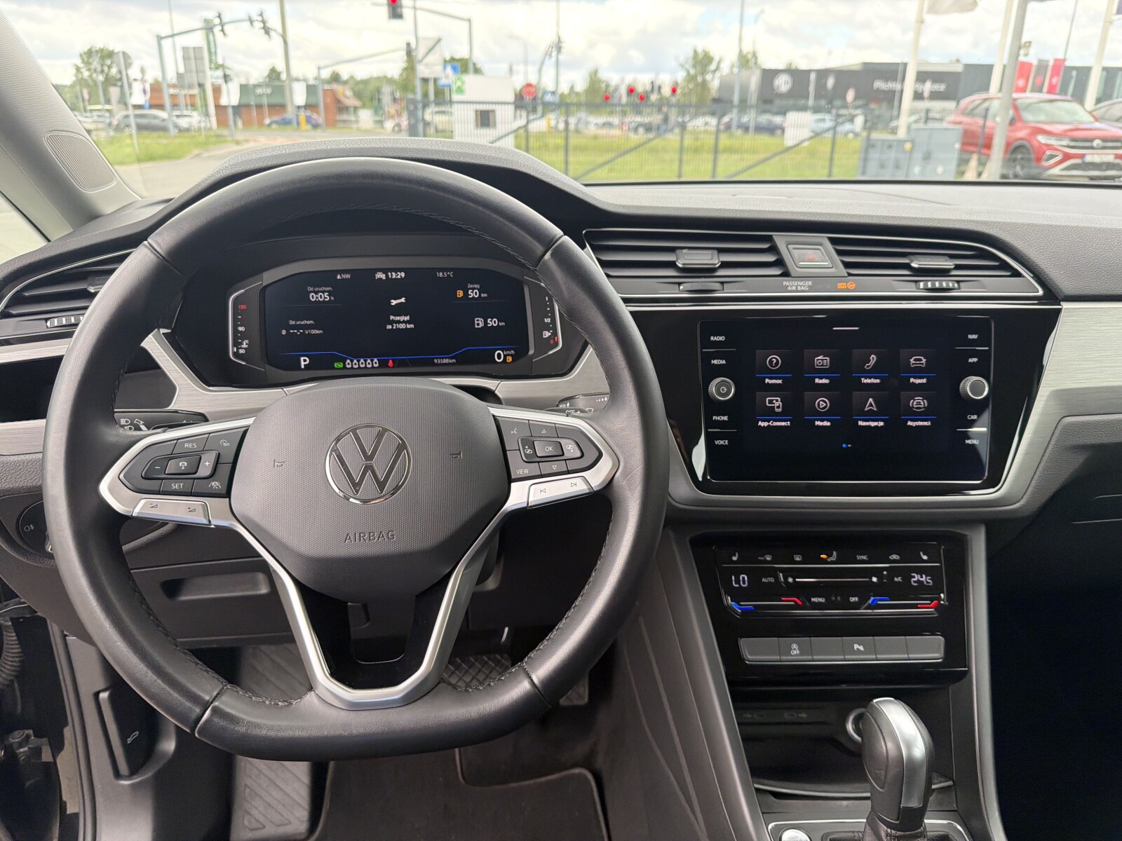 Volkswagen Touran - zdjęcie 13