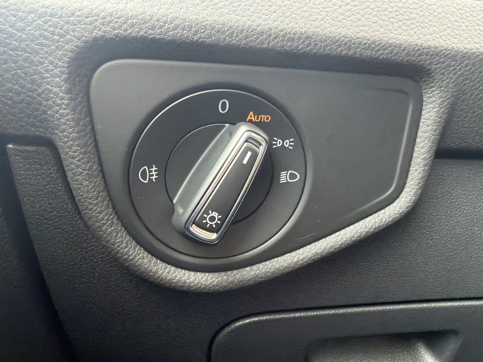 Volkswagen Touran - zdjęcie 20