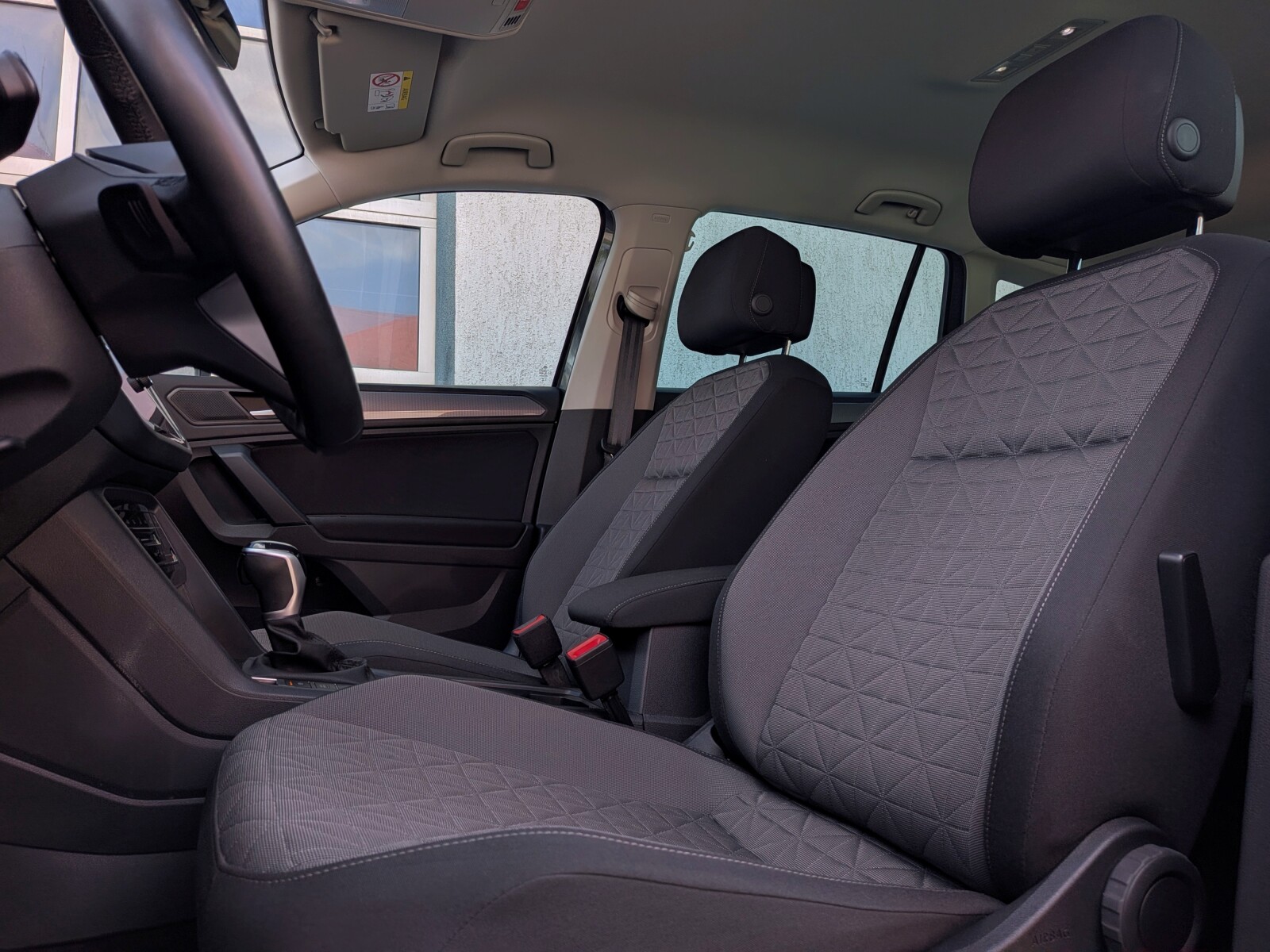 Volkswagen Tiguan - zdjęcie 8