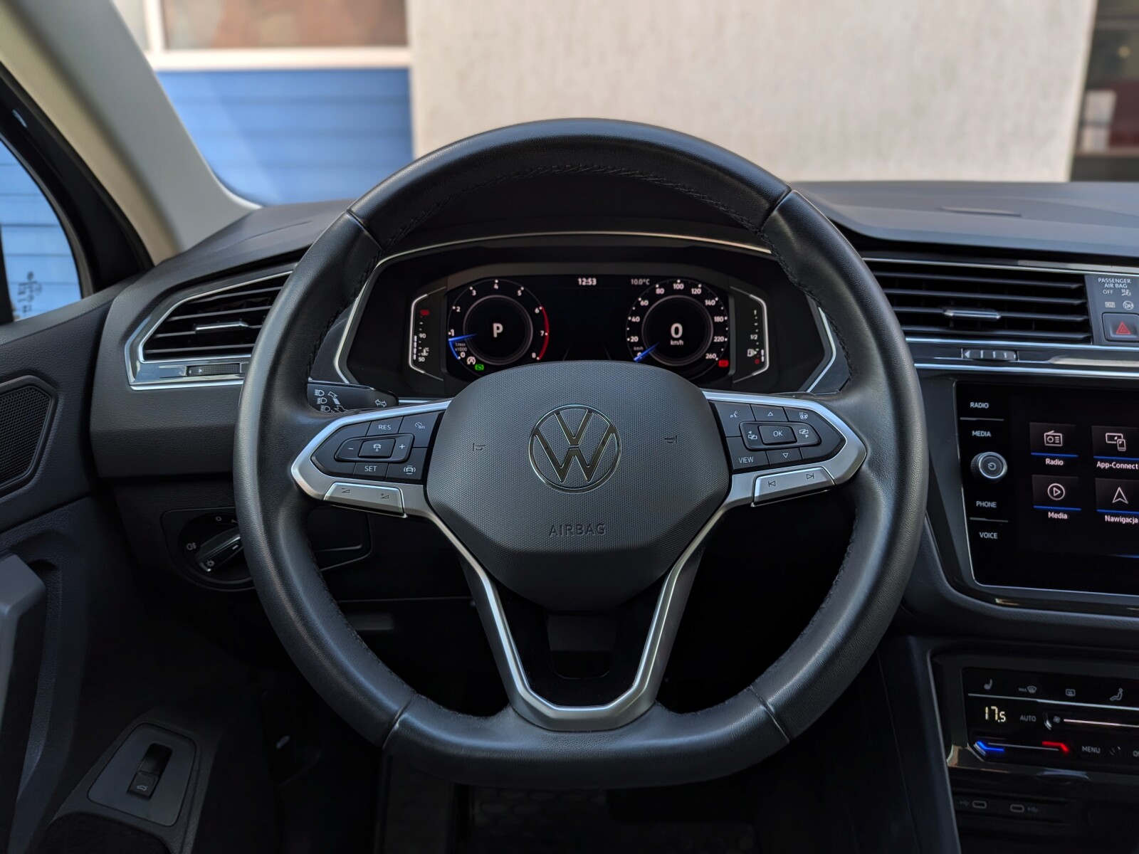 Volkswagen Tiguan - zdjęcie 13