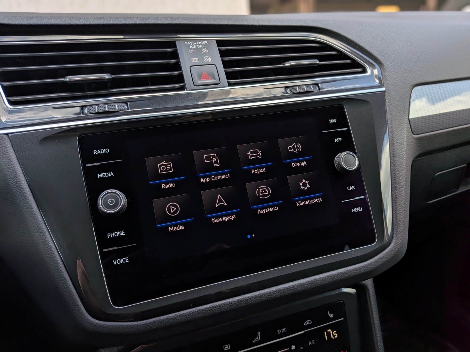 Volkswagen Tiguan - zdjęcie 19