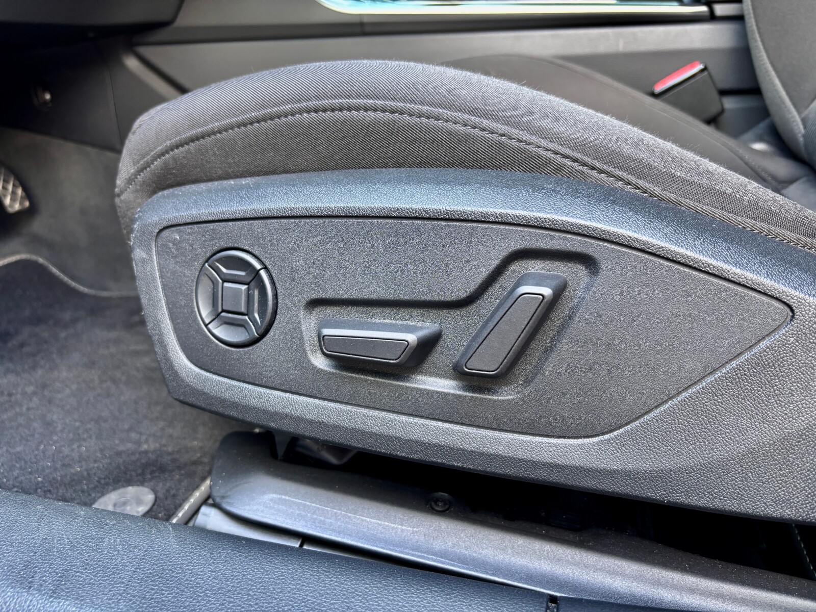 Audi A6 Limousine - zdjęcie 13