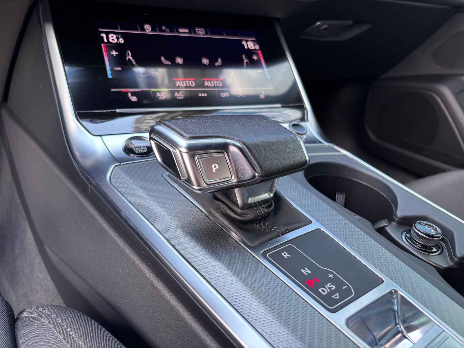 Audi A6 Limousine - zdjęcie 17