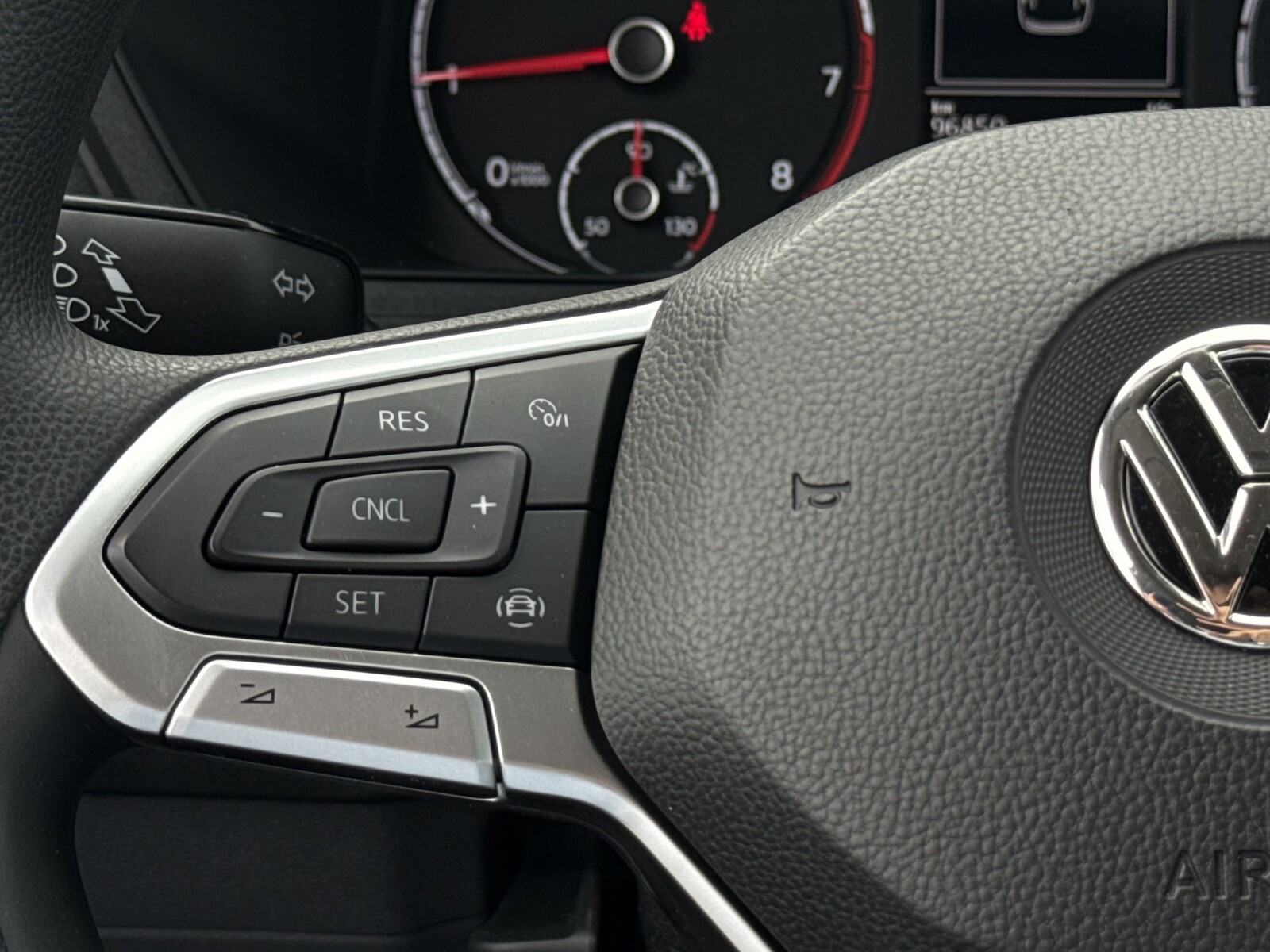 Volkswagen T-Cross - zdjęcie 17