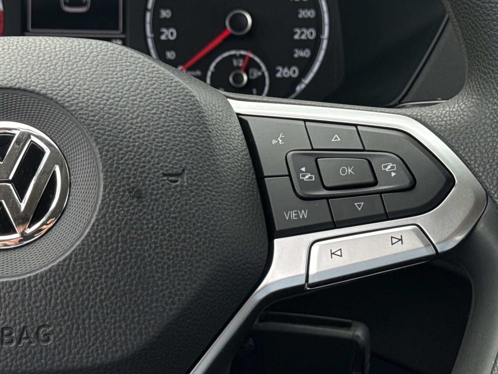 Volkswagen T-Cross - zdjęcie 18