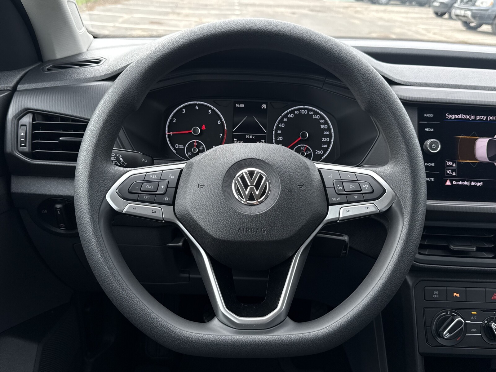 Volkswagen T-Cross - zdjęcie 16
