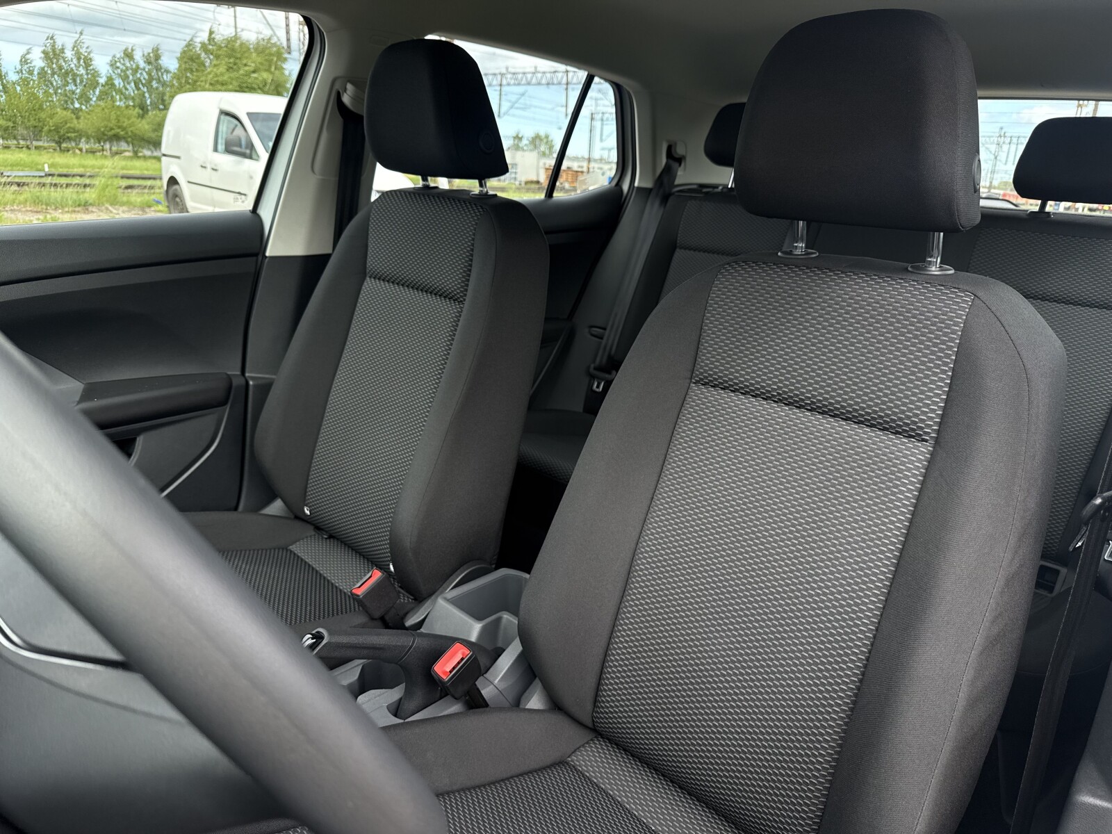 Volkswagen T-Cross - zdjęcie 13