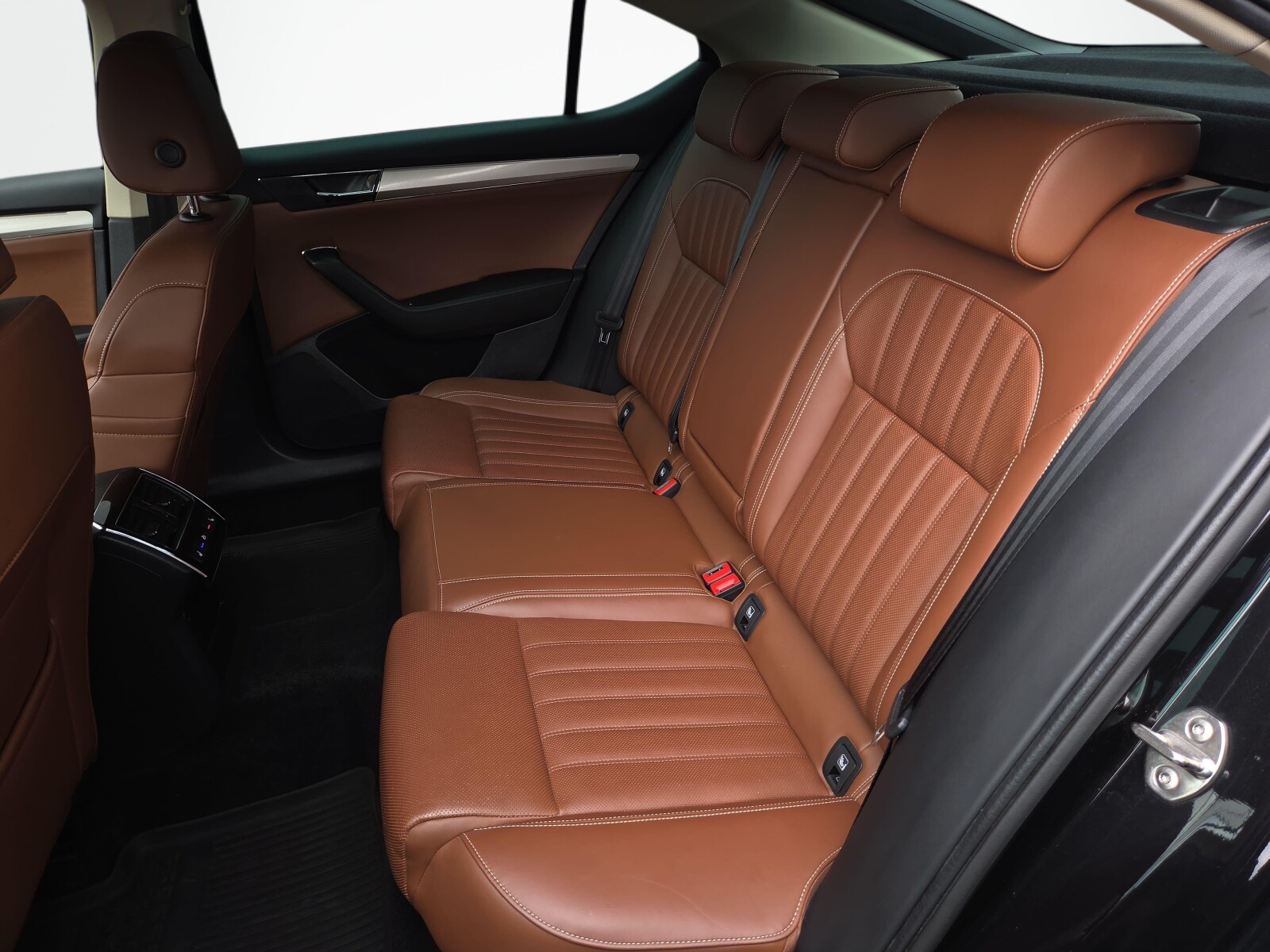 Škoda Superb - zdjęcie 12