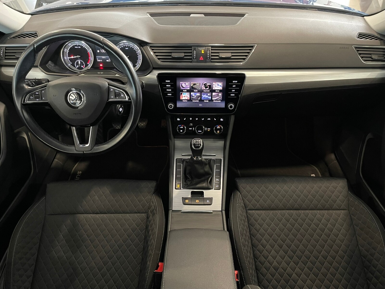 Škoda Superb - zdjęcie 13
