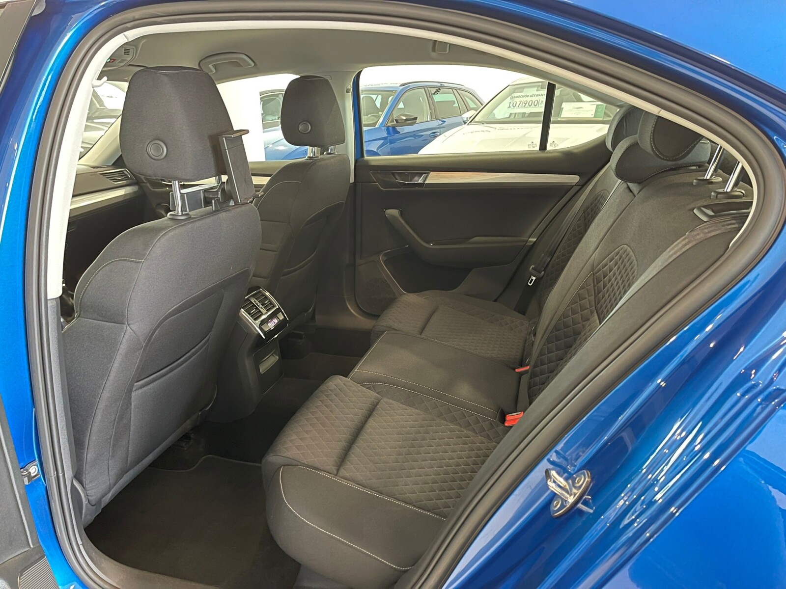 Škoda Superb - zdjęcie 11