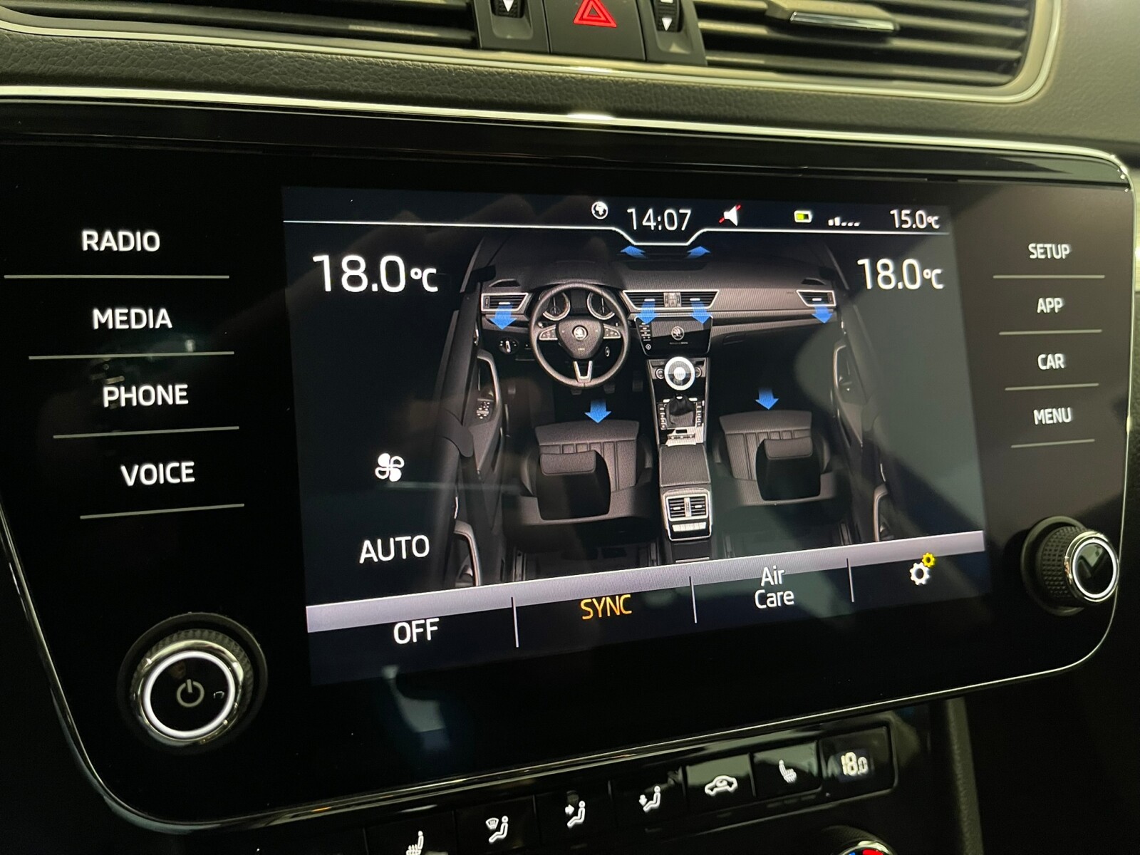 Škoda Superb - zdjęcie 17