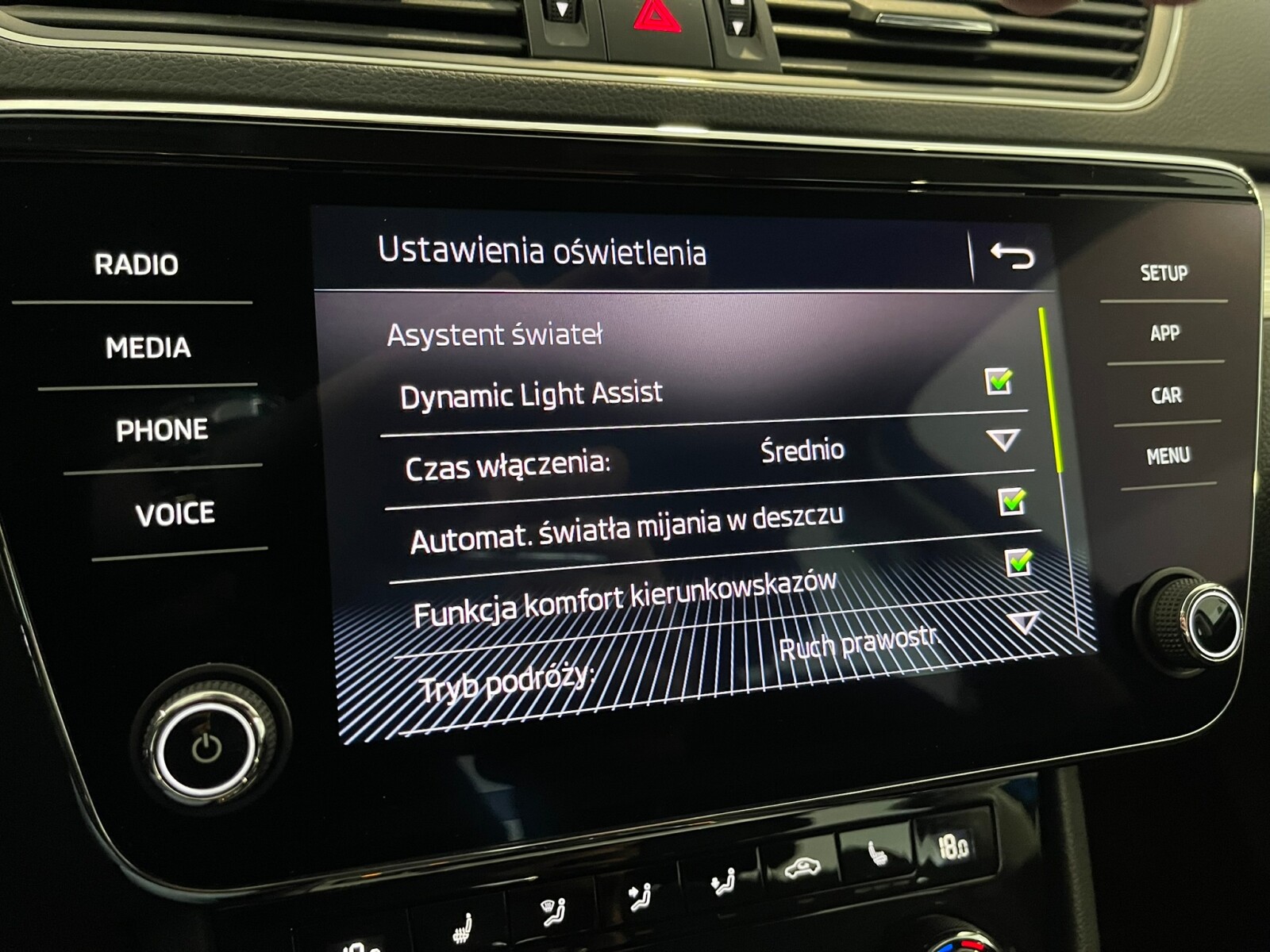 Škoda Superb - zdjęcie 22