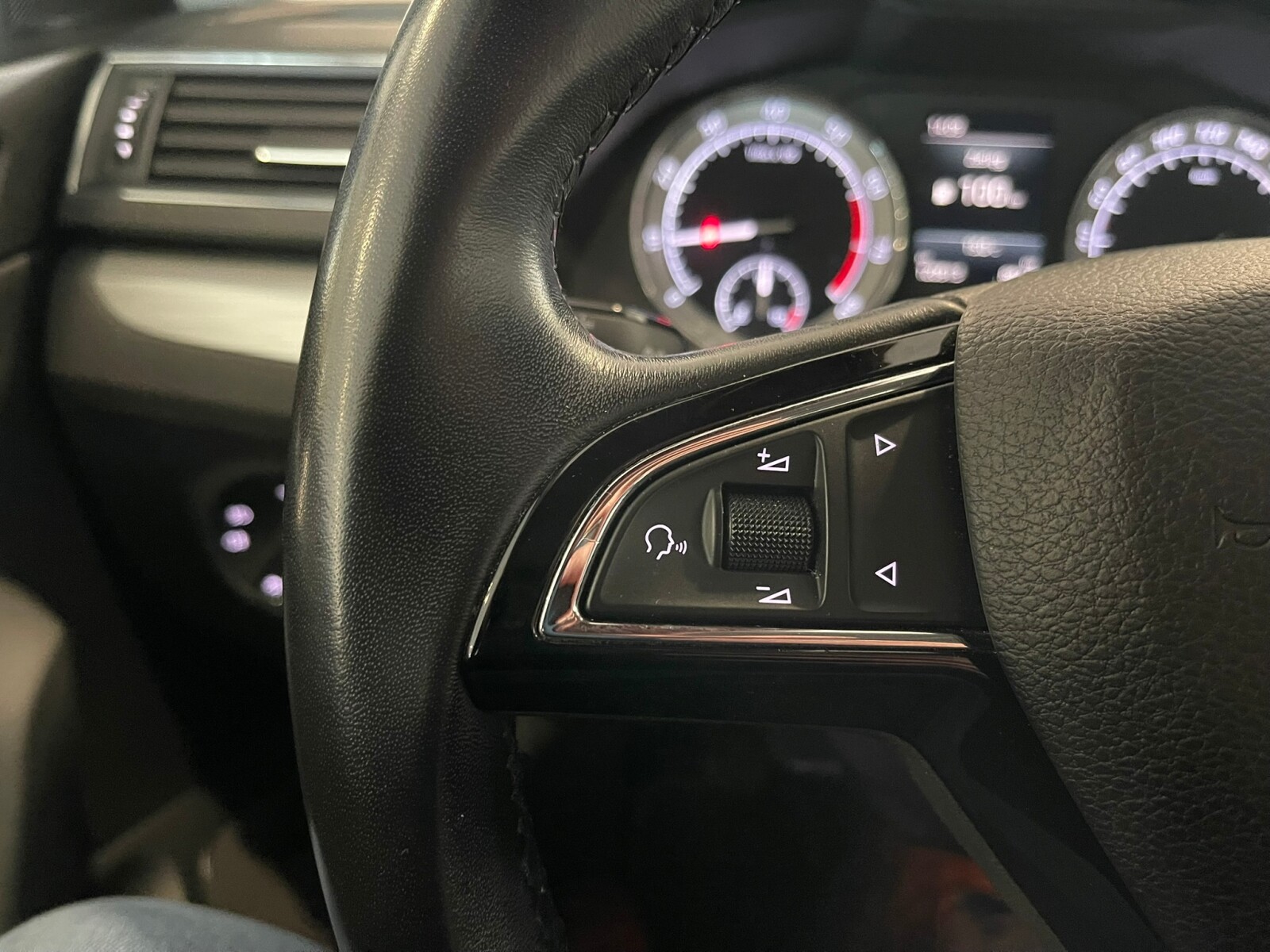 Škoda Superb - zdjęcie 28