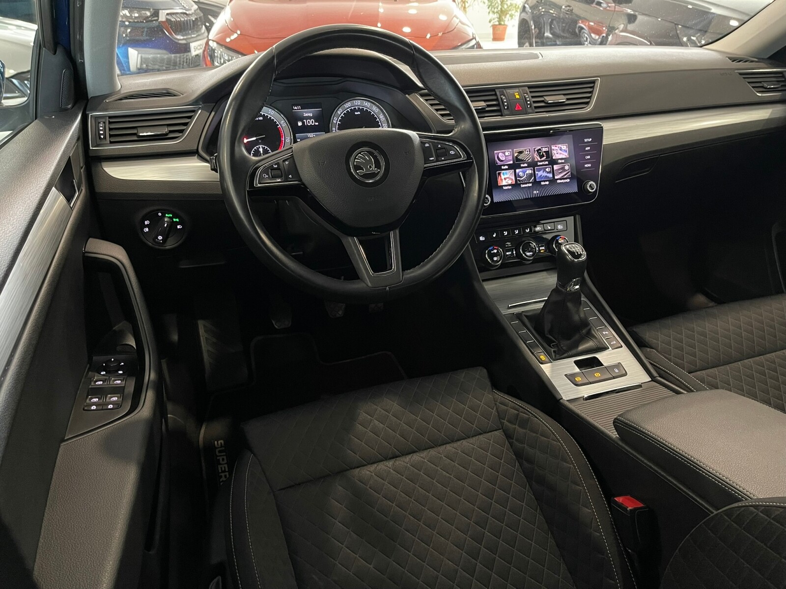 Škoda Superb - zdjęcie 12