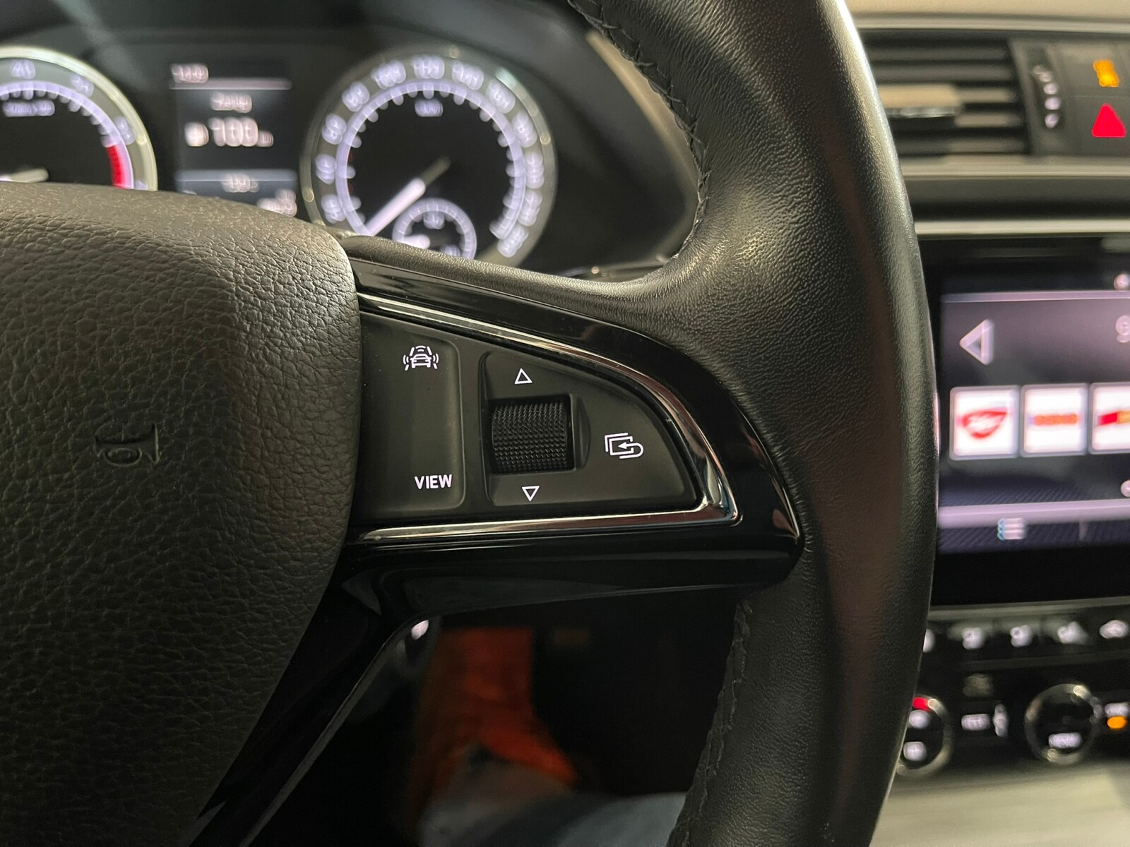 Škoda Superb - zdjęcie 27