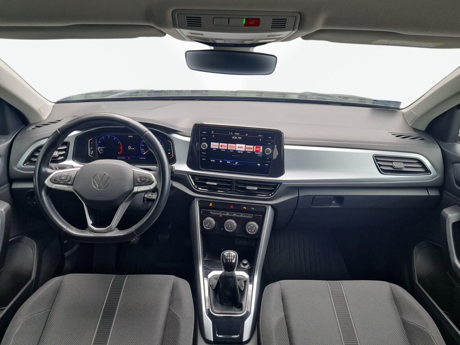 Volkswagen T-Roc - zdjęcie 9