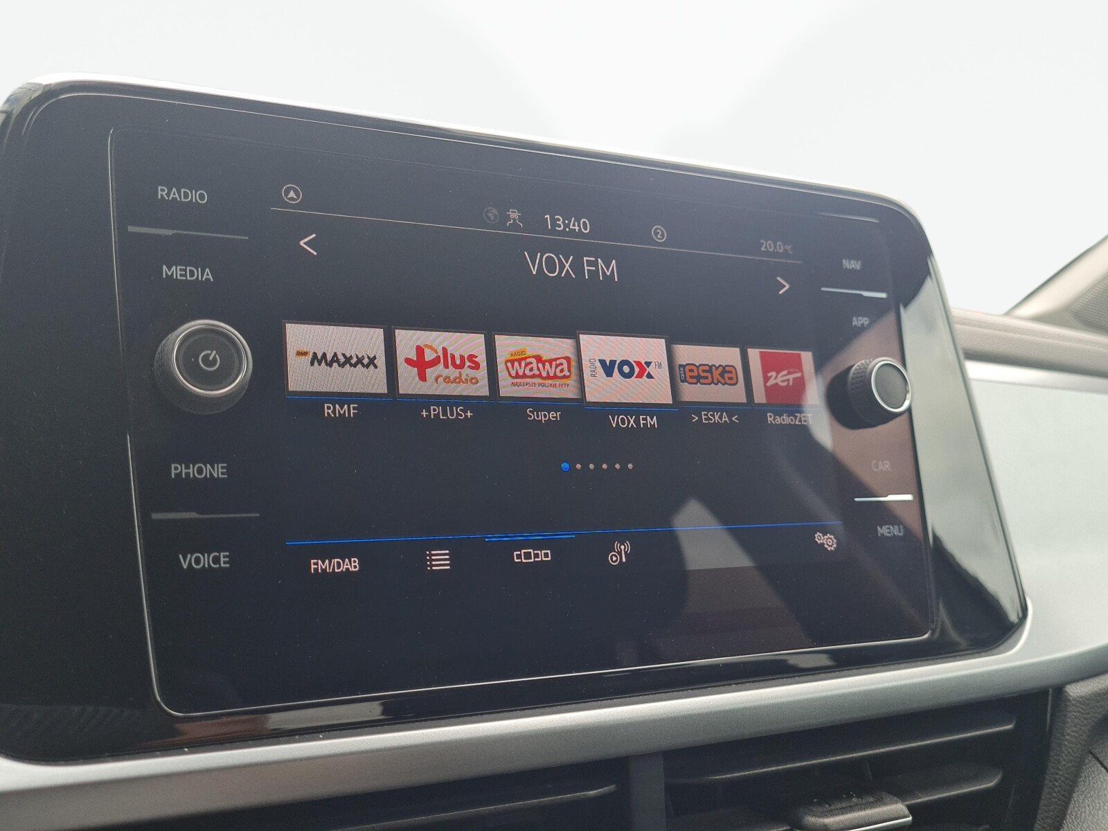 Volkswagen T-Roc - zdjęcie 18