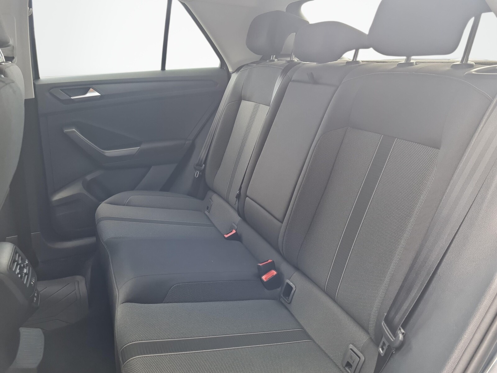 Volkswagen T-Roc - zdjęcie 22