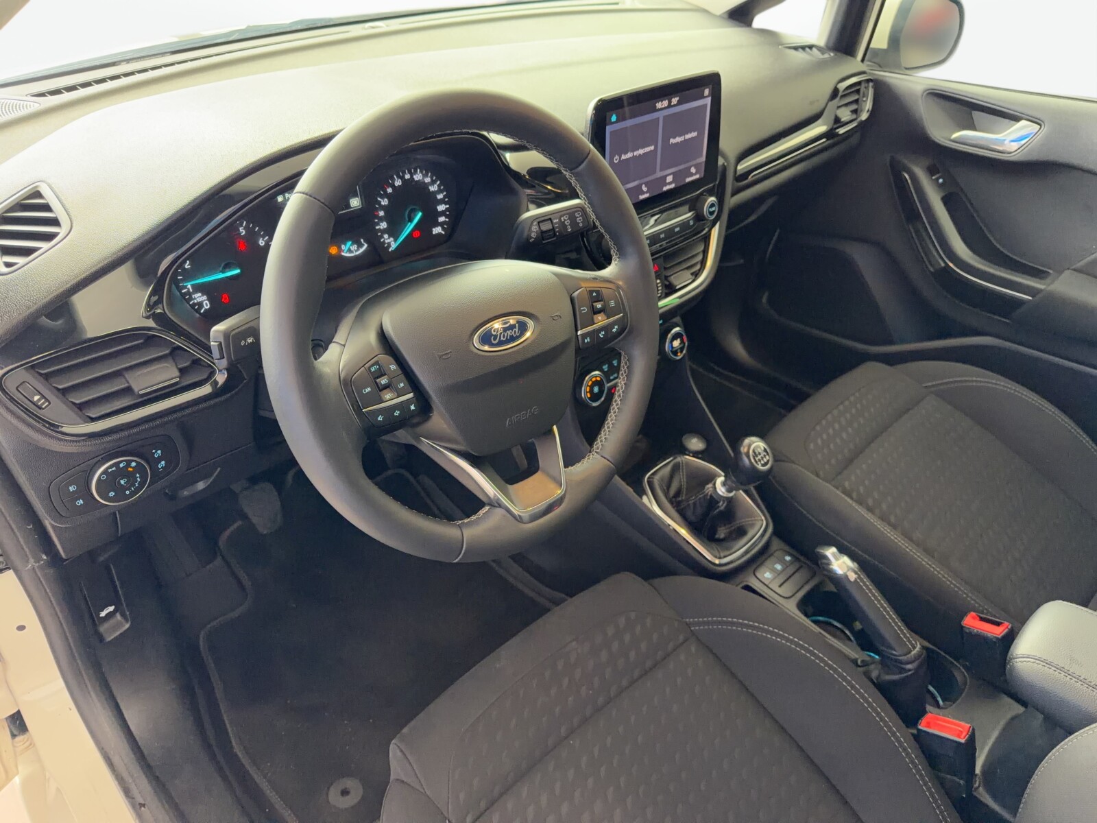 Ford Fiesta - zdjęcie 9