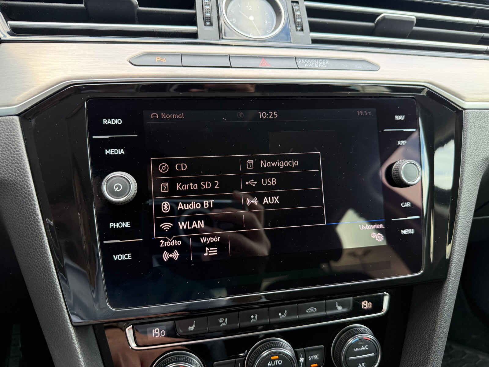 Volkswagen Passat - zdjęcie 29