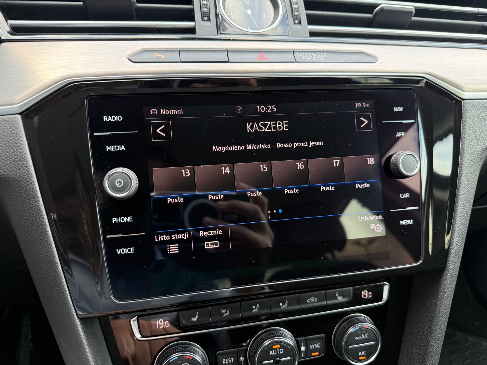 Volkswagen Passat - zdjęcie 28