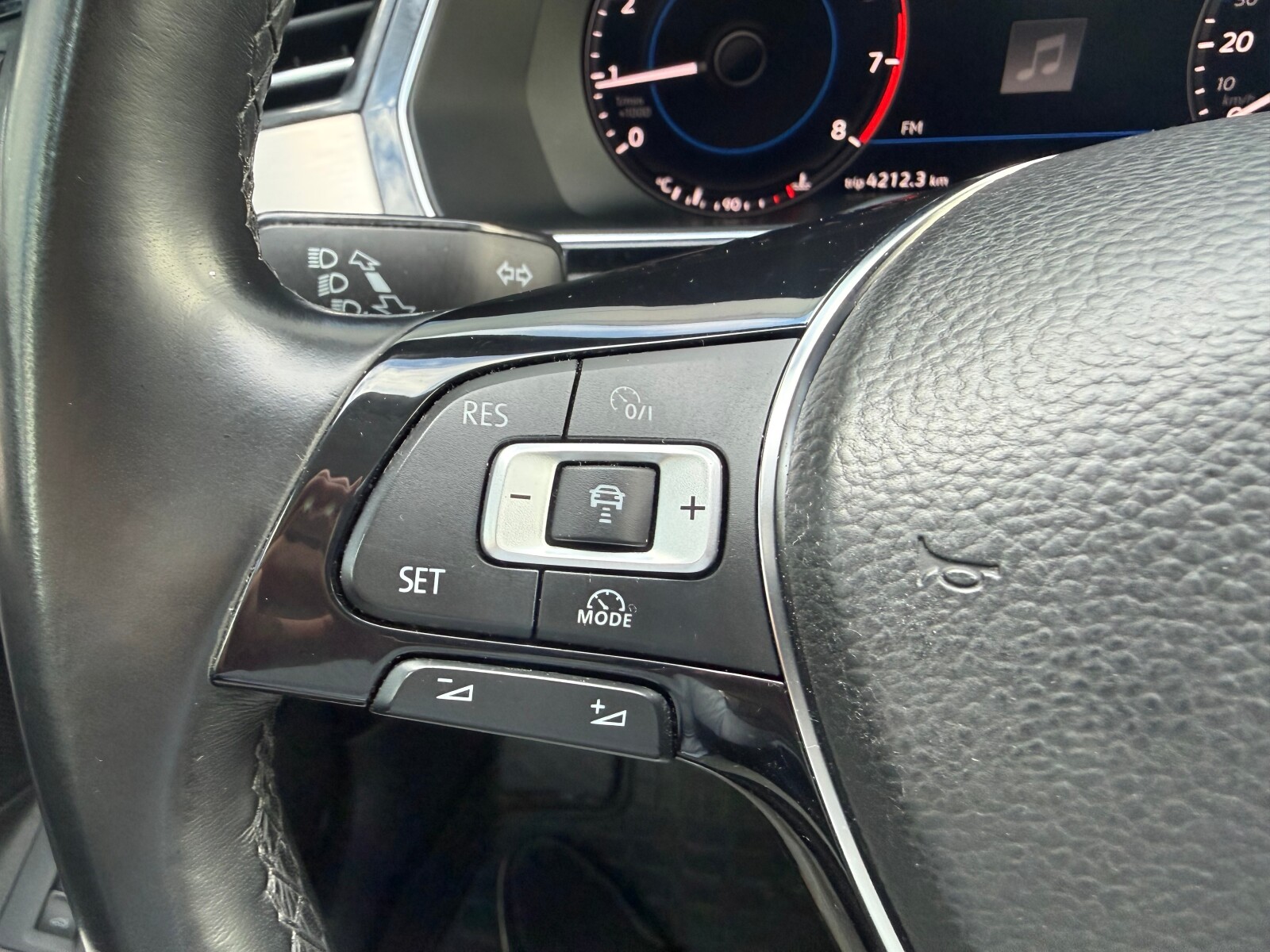 Volkswagen Passat - zdjęcie 21