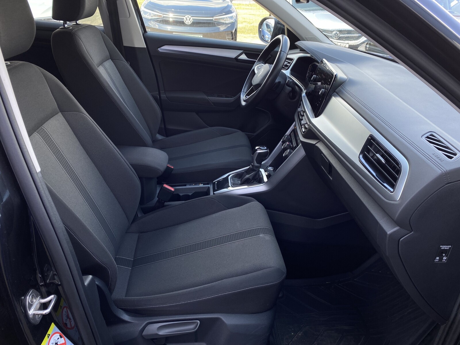 Volkswagen T-Roc - zdjęcie 26