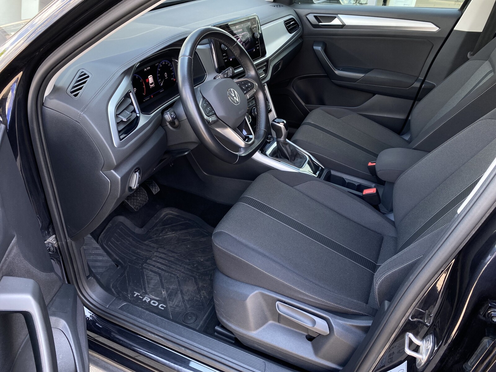 Volkswagen T-Roc - zdjęcie 9