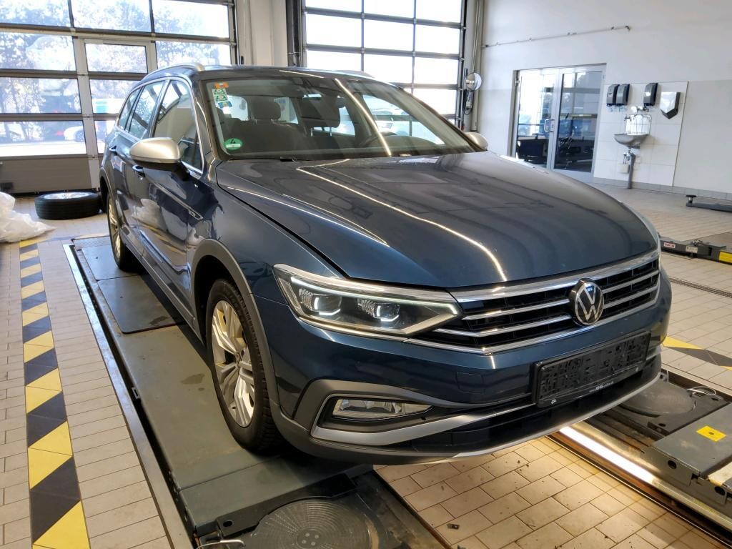 Volkswagen Passat Alltrack - zdjęcie 2