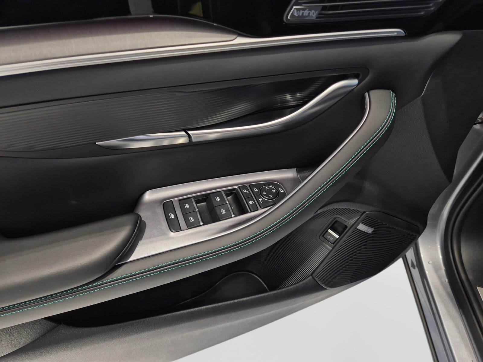 BYD Seal U DM-i - zdjęcie 10