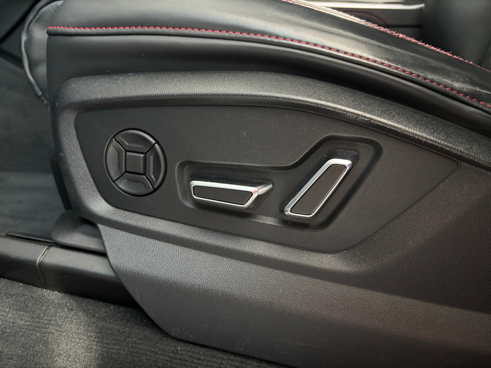 Audi Q7 - zdjęcie 13