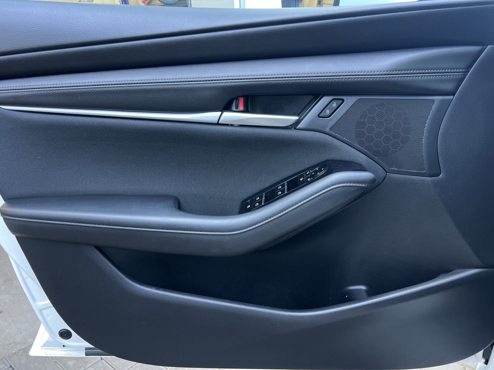 Mazda 3 - zdjęcie 9