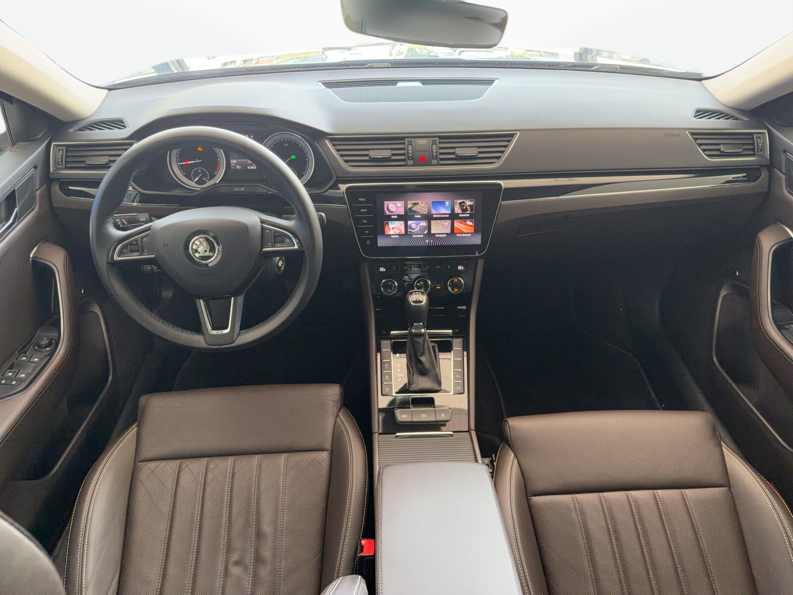 Škoda Superb Combi - zdjęcie 24