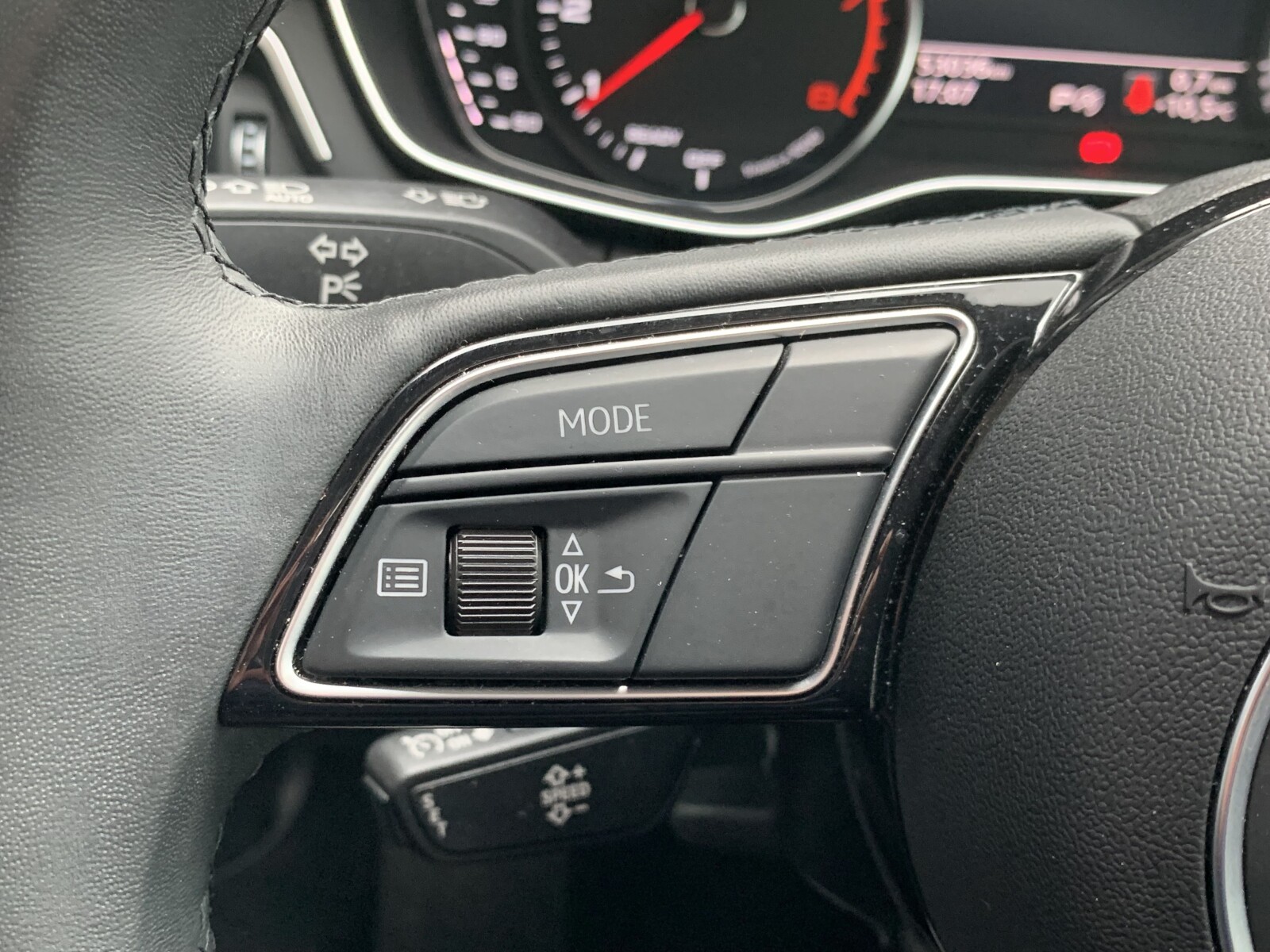Audi A4 Limousine - zdjęcie 30