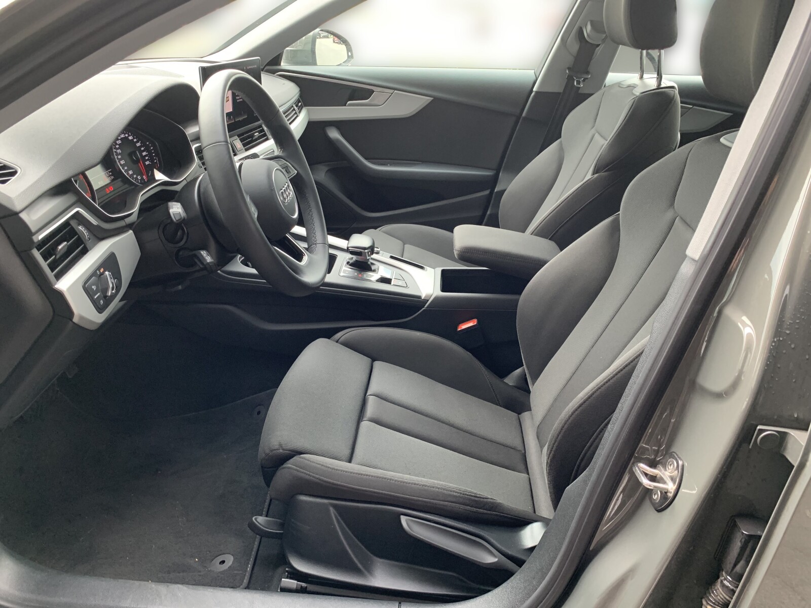 Audi A4 Limousine - zdjęcie 10