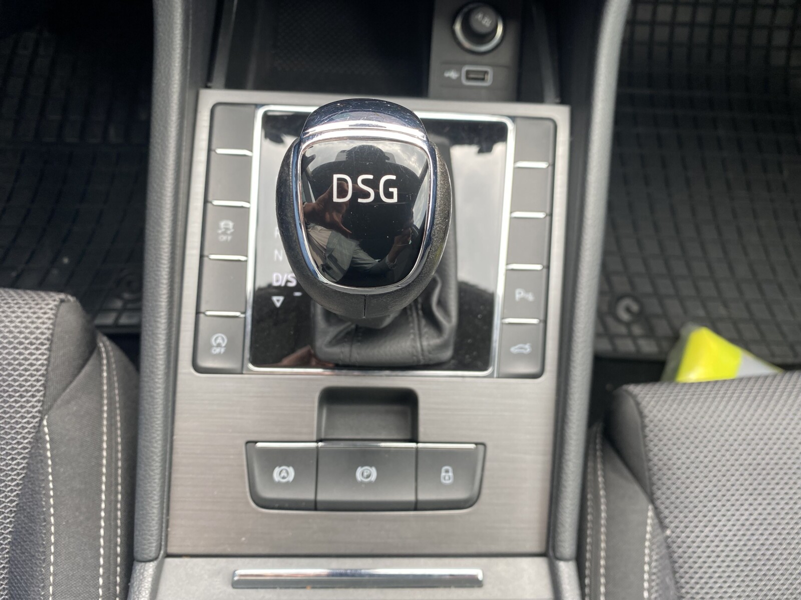 Škoda Superb Combi - zdjęcie 25