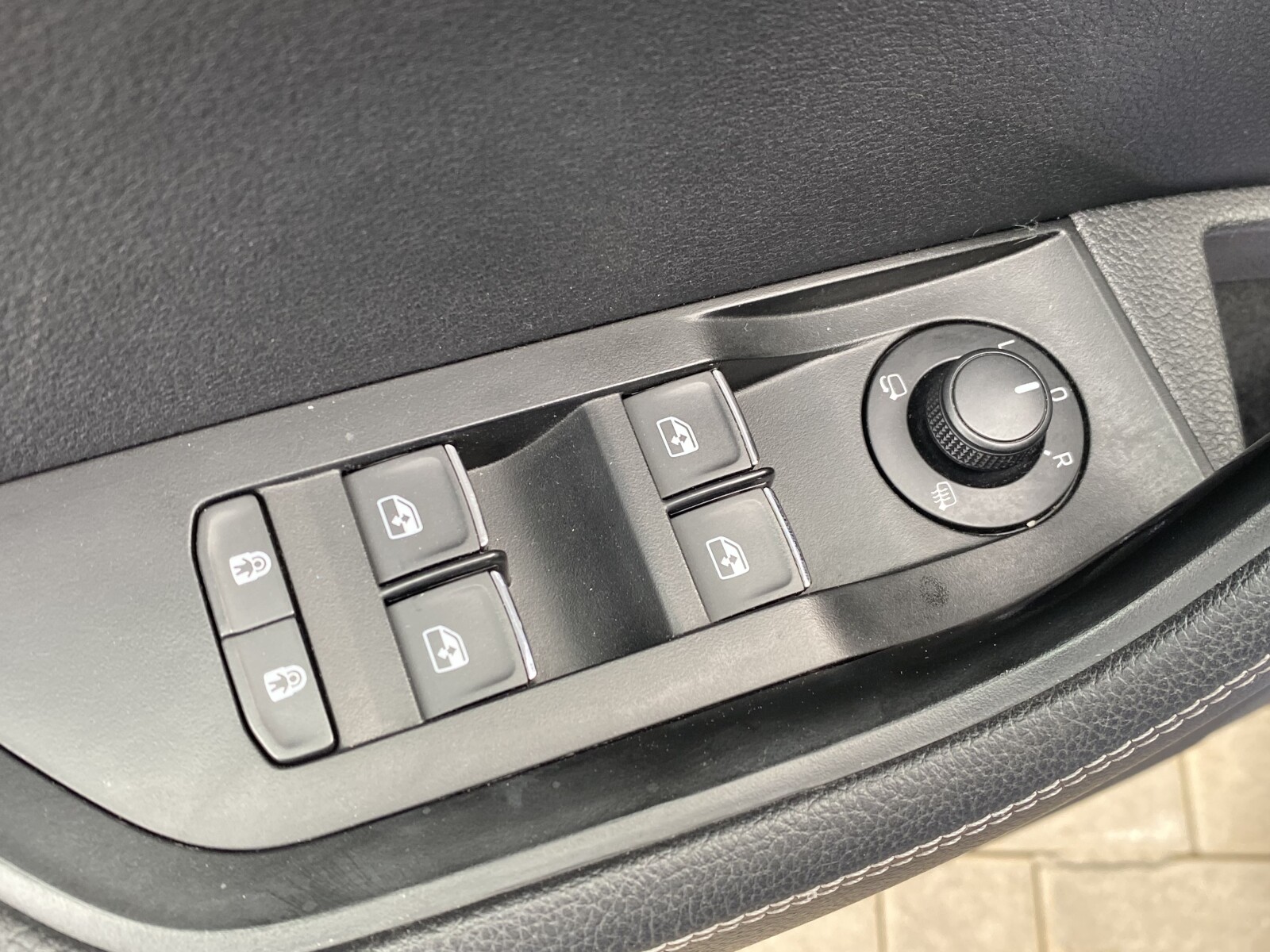 Škoda Superb Combi - zdjęcie 9