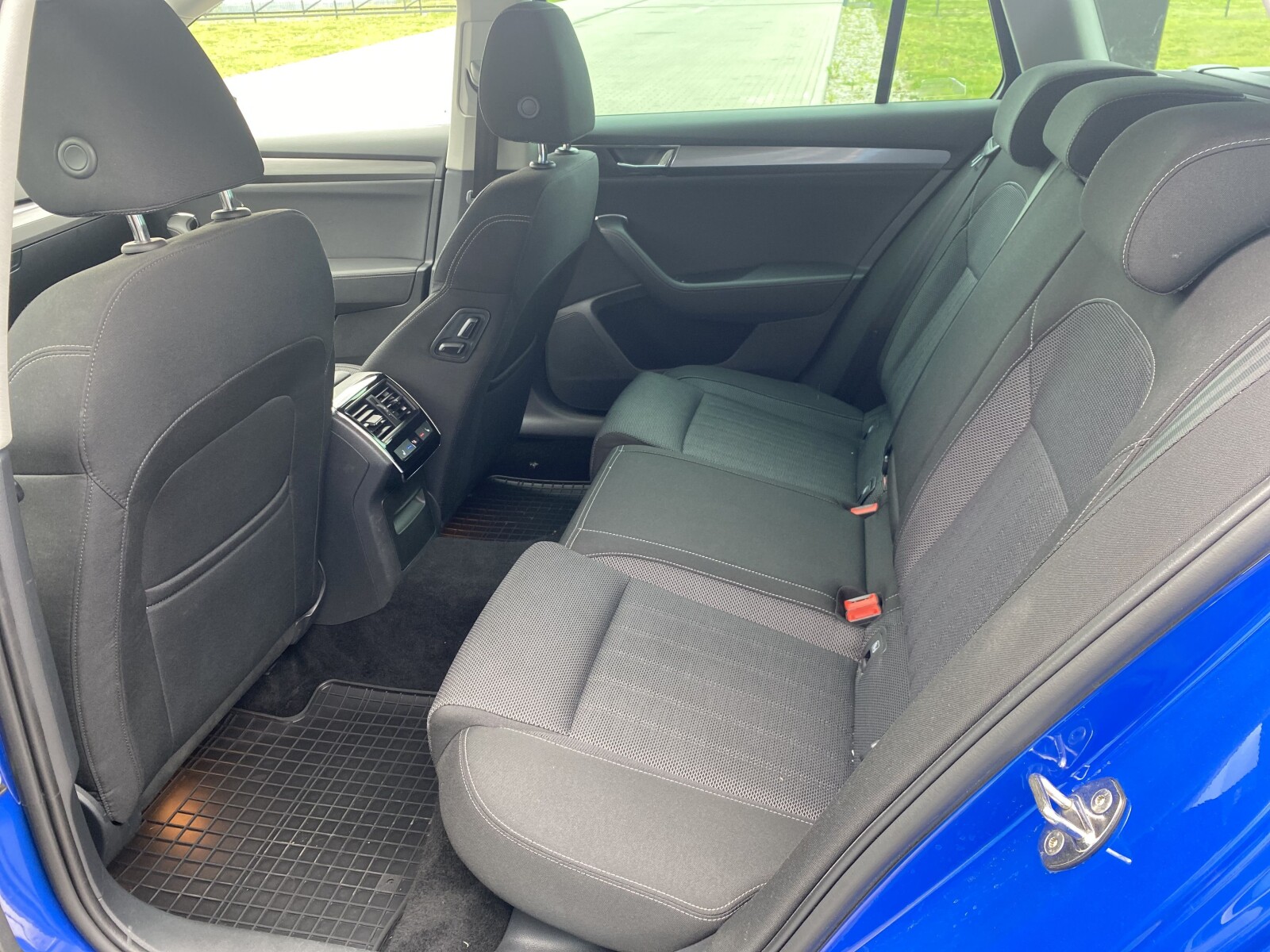 Škoda Superb Combi - zdjęcie 12