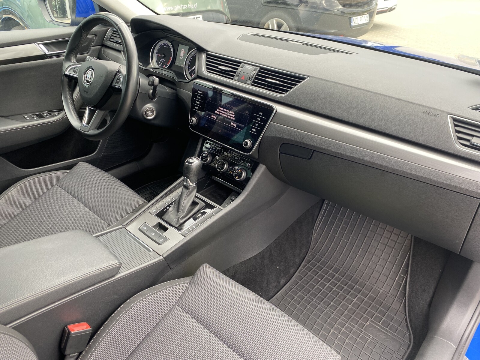 Škoda Superb Combi - zdjęcie 18
