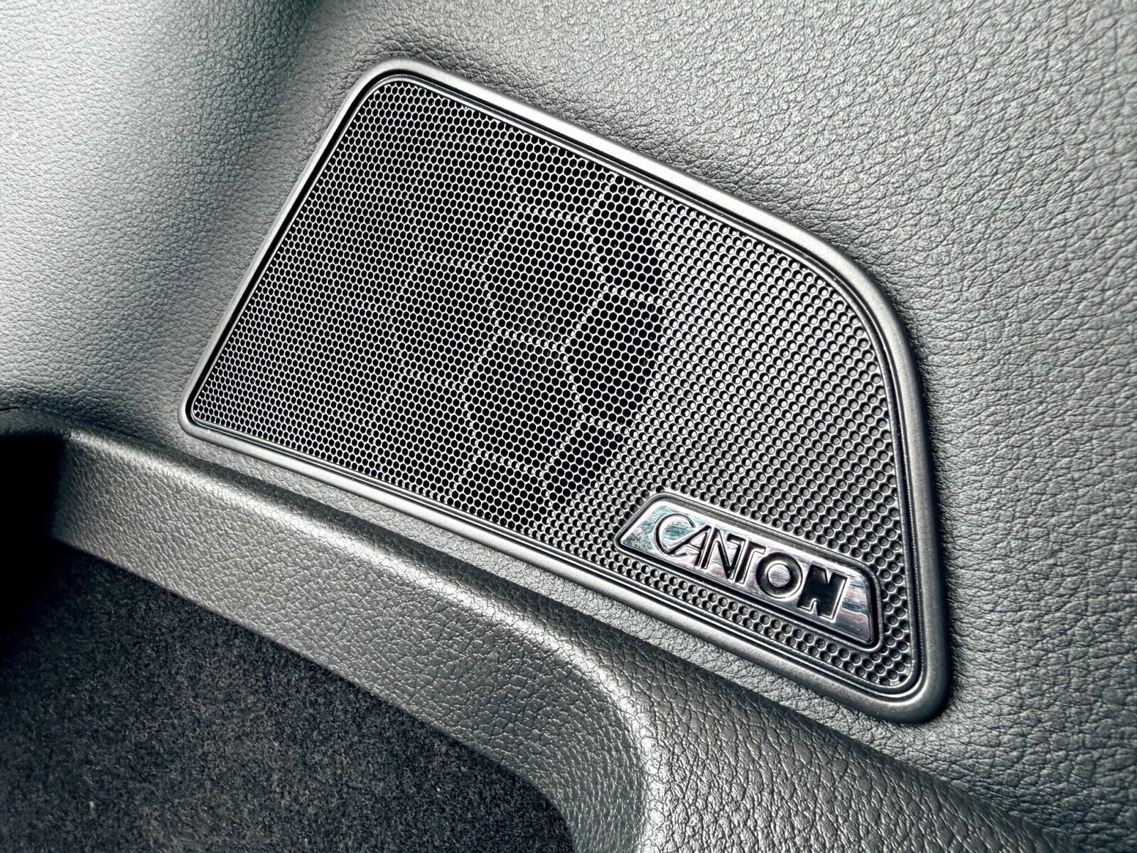 Škoda Superb Combi - zdjęcie 34